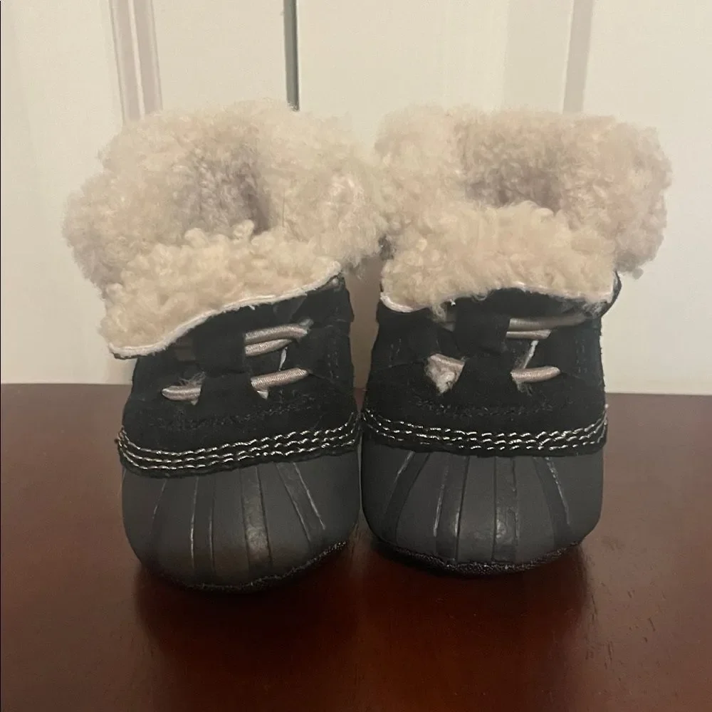 Sorel Caribootie Shearling Black Cream Infant Baby Boots Booties 3 $50 MSRP